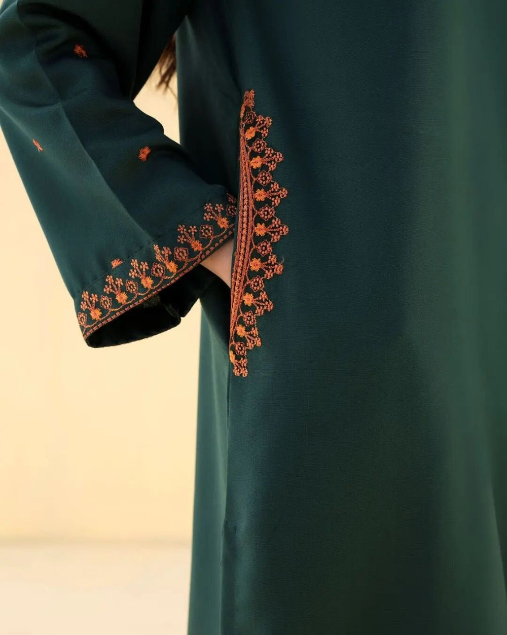 Yasmeen Embroided 2pc Dress