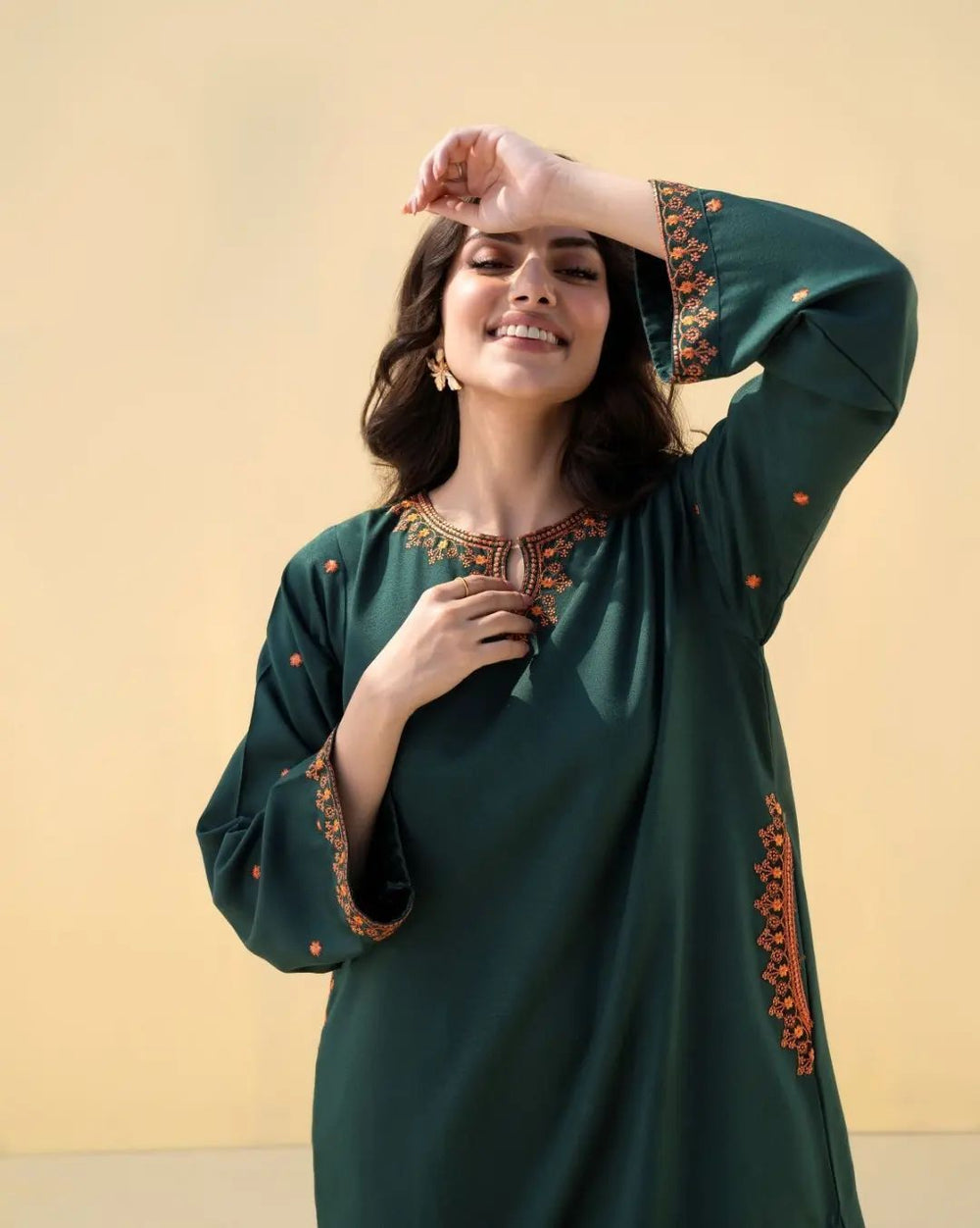 Yasmeen Embroided 2pc Dress