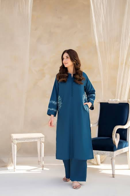 Chick Pocket Embroided 2pc Dress