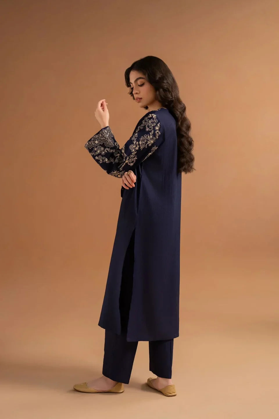 Hooria embroided 2pc Dress